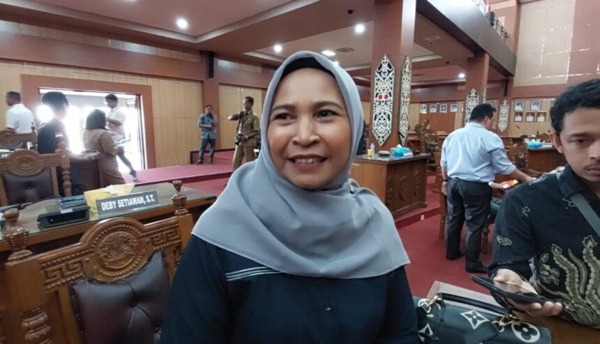 Ketua Komisi I DPRD Palangka Raya, Mukarramah (Foto : Pri)