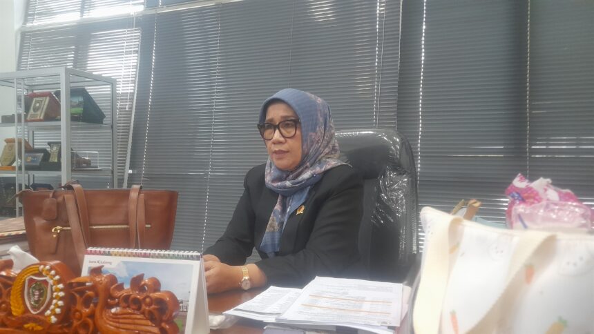 Ketua Komisi II DPRD Provinsi Kalteng, Siti Nafsiah (Foto : Pri)