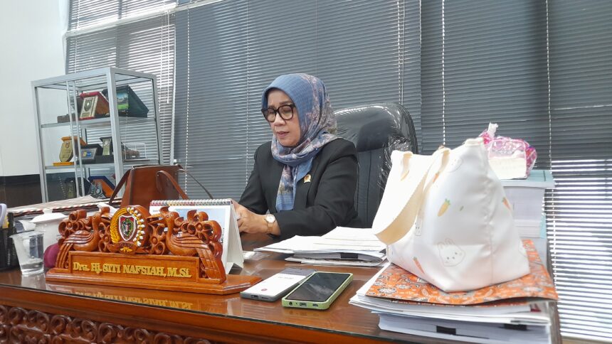 Ketua Komisi II DPRD Provinsi Kalteng, Siti Nafsiah (Foto : Pri)