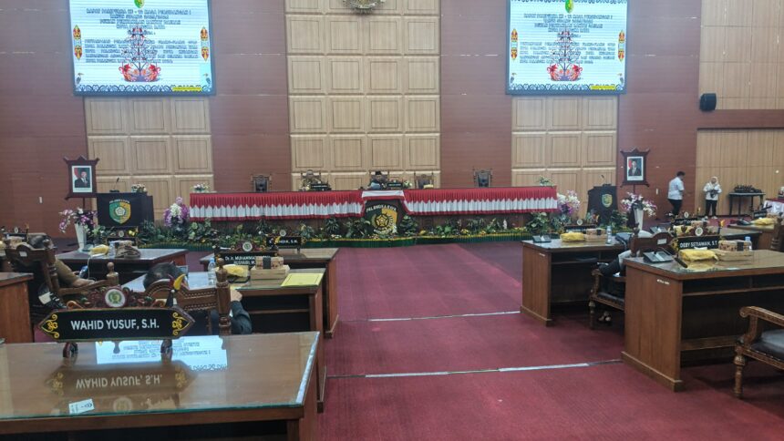 Rapat Paripurna ke-12 Masa Persidangan I Tahun Sidang 2025/2026 di DPRD Palangka Raya (Foto : Nopri)