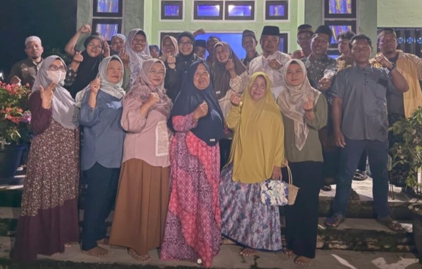 Wakil Ketua I DPRD Kalteng, Riska Agustin saat melaksanakan reses perseorangan di Desa Pangkalan Satu (Foto : Ist)
