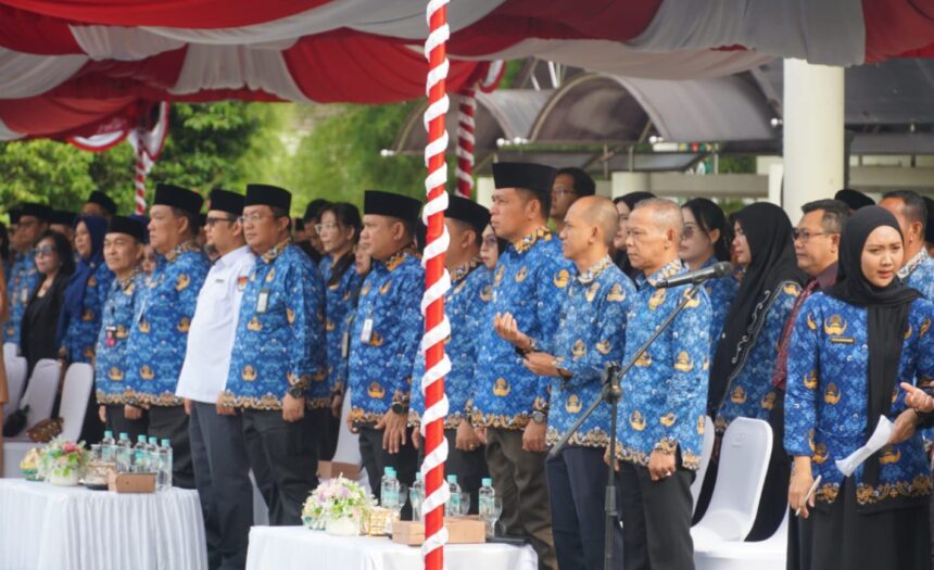 Upacara peringatan Hari Pahlawan Tahun 2025 di halaman Kantor Wali Kota Palangka Raya (Foto : Ist)