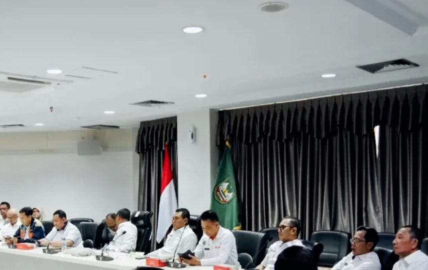 Wakil Wali Kota Palangka Raya, Achmad Zaini bersama jajaran saat studi banding ke Pemko Batam (Foto : Ist)