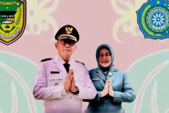 Penjabat Bupati Barito Utara, Indra Gunawan, bersama sang istri yang juga memimpin TP PKK dan Dekranasda Barito Utara, Melly Novita (Foto : Ist)
