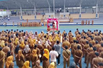 Bupati Barito Utara, Shalahuddin saat pimpin apel gabungan (Foto : Ist)