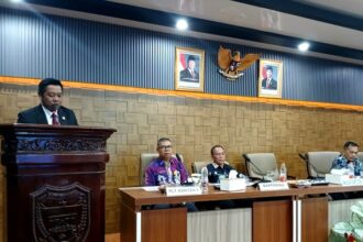 Wakil Bupati Barito Utara, Felix Sonadie Y Tingan membuka secara resmi konsiltasi publik RIPPM PT Bharinto Ekatama (Foto : Ist)