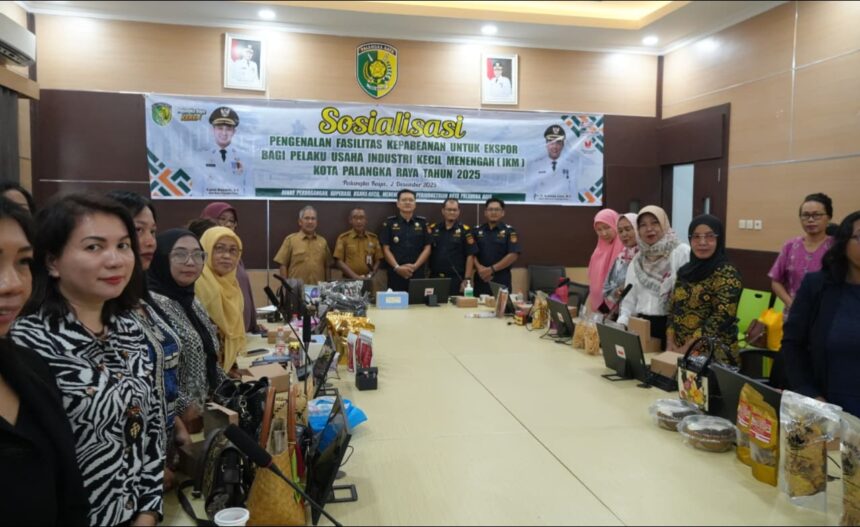Kegiatan sosialisasi pengenalan fasilitas kepabeanan untuk ekspor bagi pelaku IKM di Aula Kantor DPKUKMP Kota Palangka (Foto : Ist)