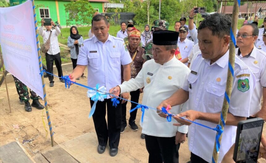 Peresmian Gedung Serbaguna Desa Anjir Mambulau Barat, Kecamatan Kapuas Timur, Kabupaten Kapuas (Foto : Ist)