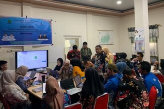 Kegiatan pendampingan kelurahan dan desa di Kecamatan Kapuas Murung dan Dadahup Kabupaten Kapuas, dalam penggunaan aplikasi Srikandi (Foto : Ist)