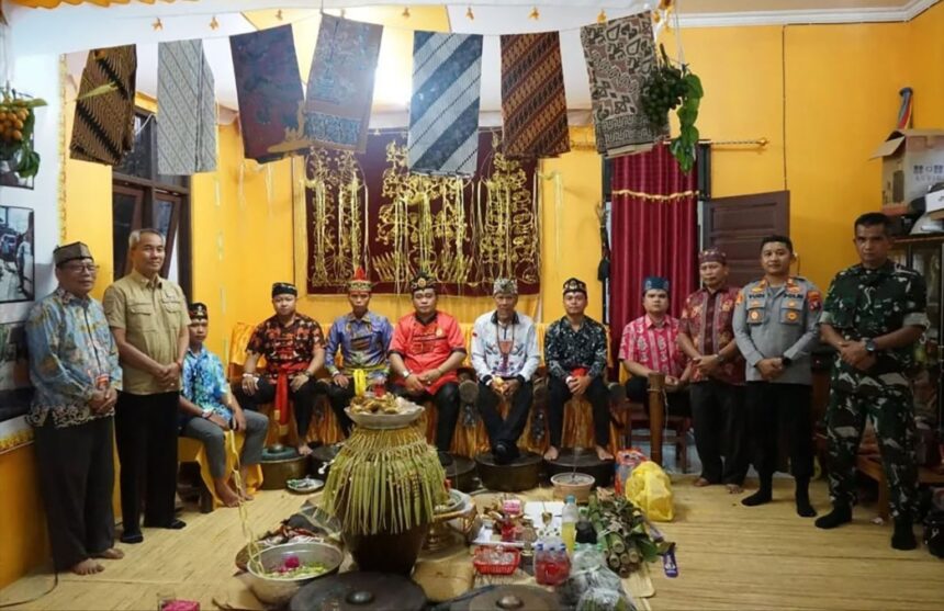 Ritual Pakanan Sahur Lewu dan Mamapas Lewu Pahandut di Balai Basarah Tuyang Hasuling Riwut, Kelurahan Pahandut, Kota Palangka Raya (Foto : Ist)