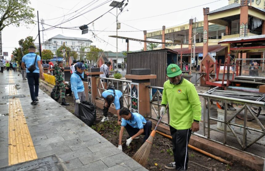 Kegiatan GIASRI di kawasan Pasar Mini Datah Manuah, Kota Palangka Raya (Foto : Ist)
