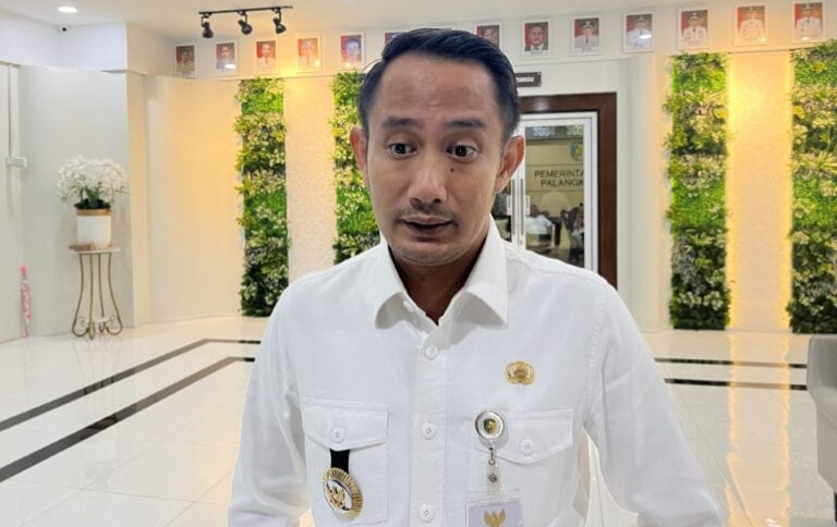 Wali Kota Palangka Raya, Fairid Naparin (Foto : Ist)