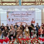 Foto bersama usai Pengukuhan Bunda Literasi Kecamatan se-Kabupaten Seruyan Tahun 2026 di Lapangan Tenis Indoor Kuala Pembuang, Selasa (15/9/2026).